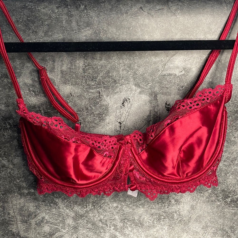 *NWOT* Urban Outfitters Satin Bra